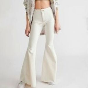 New We The Free/Free People Cream Flare Bell Bottom Raw Hem Jeans Size 29
